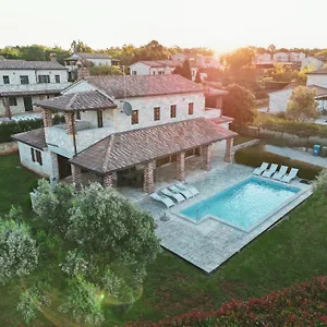 Villa Theblueview Near Porec, Sveti Lovreč Pazenatički